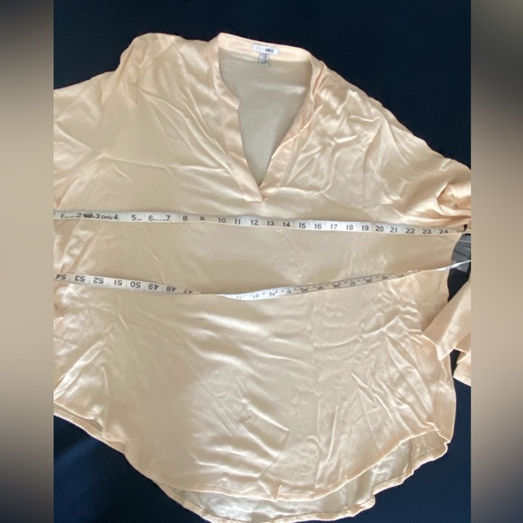 Graceful Split Neck Blouse NWT - Picture 4 of 11